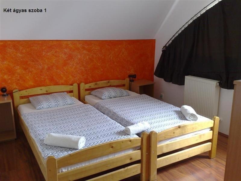 Marci Villa Pécs Zimmer foto